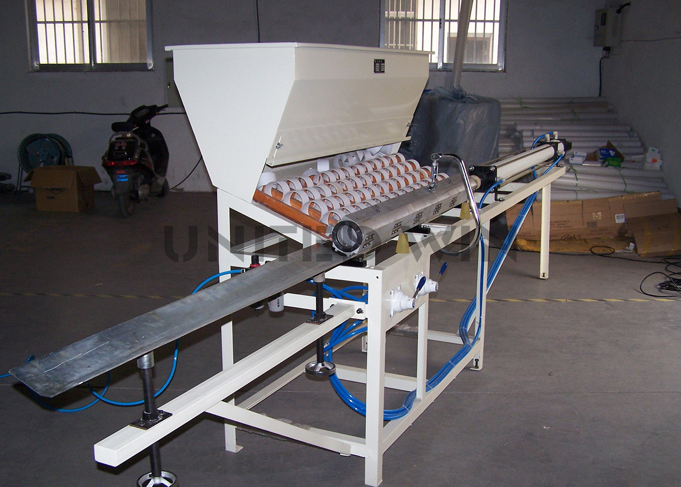 Tape Paper Core Loading/Unloading Machine Pipe Drawing Machine